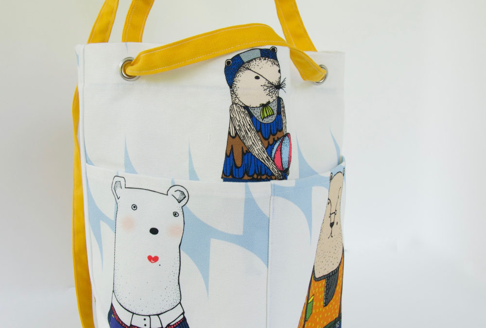 Convertible All Well Bucket Bag in Warao Family Print